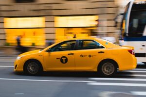 «РБК»: Минтранс предложил обязать службы заказа такси передавать данные о поездках ФСБ