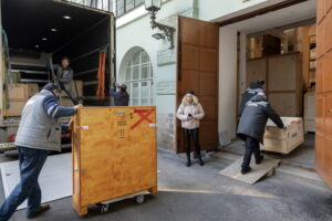 Таможенники Финляндии заявили о временной конфискации картин российских музеев. Рано или поздно работы вернут в страну