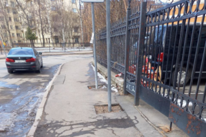 Жители центра Петербурга пожаловались на установку новых дорожных знаков. Обновлено