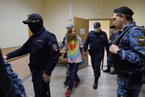 Саша Скочиленко остается в СИЗО. Суд продлил ее арест еще на один месяц