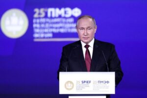 Путин назвал 6 принципов развития России и пообещал отремонтировать дороги