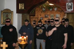 «В случае смерти — тебя там не было». Заключенным из Петербурга предлагают воевать в Украине, говорят их родные. Расследование «Бумаги»
