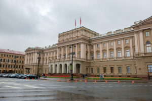 В Заксе поддержали заморозку закона о реновации в Петербурге
