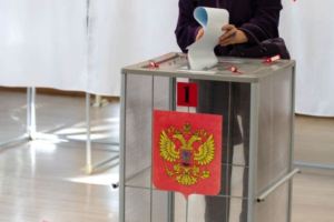 В Петербурге завершился «референдум» о присоединении оккупированных территорий. Часть голосующих привозили на заказных автобусах