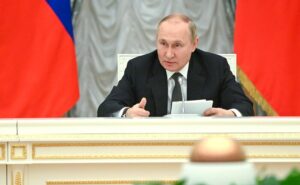 Владимир Путин объявил о «среднем уровне реагирования» в некоторых регионах. Что это значит