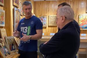 Михаил Пиотровский посетил музей иконы в Екатеринбурге. Им руководит Евгений Ройзман