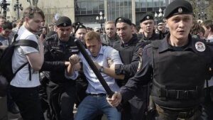 Навальный сообщил, что заключенный из его колонии кричал о пытках. Охранники сказали, что он «шутит»