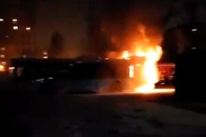 В Петербурге сгорел еще один автобус — уже седьмой с начала транспортной реформы