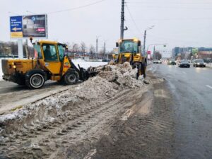 В Петербурге продолжает идти снег. На дорогах образовались 9-балльные пробки