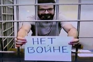 Илью Яшина приговорили к 8,5 года лишения свободы по делу о «фейках» о российской армии