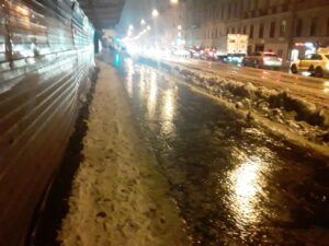 «78»: более 80 человек пострадали за сутки из-за гололеда на улицах Петербурга