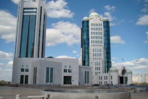 Власти Казахстана отменили правило визарана. Что делать?