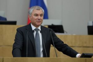 Председатель Госдумы Володин предложил конфисковать имущество у уехавших из России граждан, которые выступают против войны