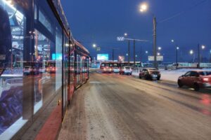Бесплатный трамвай от «Ладожской» сошел с рельсов в первый рабочий день
