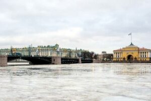 В Петербурге на этой неделе разведут семь мостов
