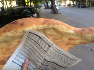 Где покупать свежеиспеченный хлеб в центре Тбилиси? Карта пекарен с тонис пури