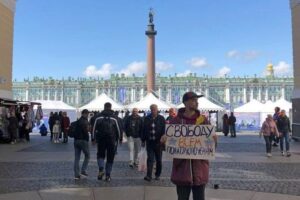 «В обществе есть несогласные — просто они боятся». Кого задержали на акции в поддержку Навального в Петербурге: два интервью