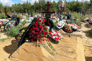 В Петербурге с почестями похоронили полного тезку убийцы активистки Елены Григорьевой. В 2020-м его приговорили к восьми годам колонии