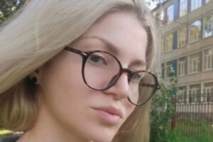 Похищенную в Петербурге девушку передали родственникам в Чечне. Правозащитники обратились к омбудсмену по правам человека