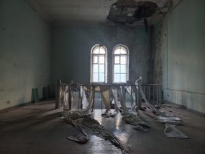 В заброшенном историческом здании в центре Петербурга прошел рейв. Градозащитники уверены, что здание сквотировали