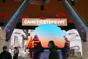 Петербургские чиновники повезли на ВДНХ «главные достижения» города. Какие и зачем это нужно