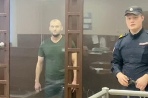 В Петербурге продлили арест Сергея Линцова — фигуранта нового дела о «фейках»
