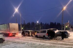 На финско-российской границе пробки — она закроется уже в 20:00. Главное о закрытии и ситуации на КПП