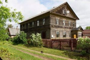 Какие старинные дома можно купить в Ленобласти и Карелии? Пять вариантов — от 1,7 до 7,8 миллиона рублей