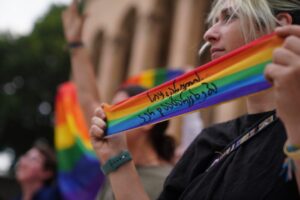 «„Грузинская мечта“ выбрала гомофобию осью своей предвыборной кампании». Что думают о запрете «ЛГБТ-пропаганды» политологи, правозащитники и квир-сообщество