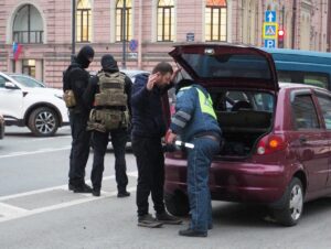За прошедшую неделю петербургские суды рассмотрели 266 дел в отношении мигрантов. Почти 200 человек были выдворены из страны