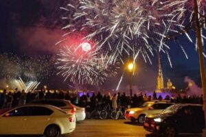 Смольный потратил минимум 31,7 млн рублей на празднование Дня города, подсчитала «Бумага»