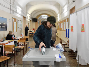 На выборы губернатора Петербурга выдвинулись уже 18 человек. Кто они и что обещают?